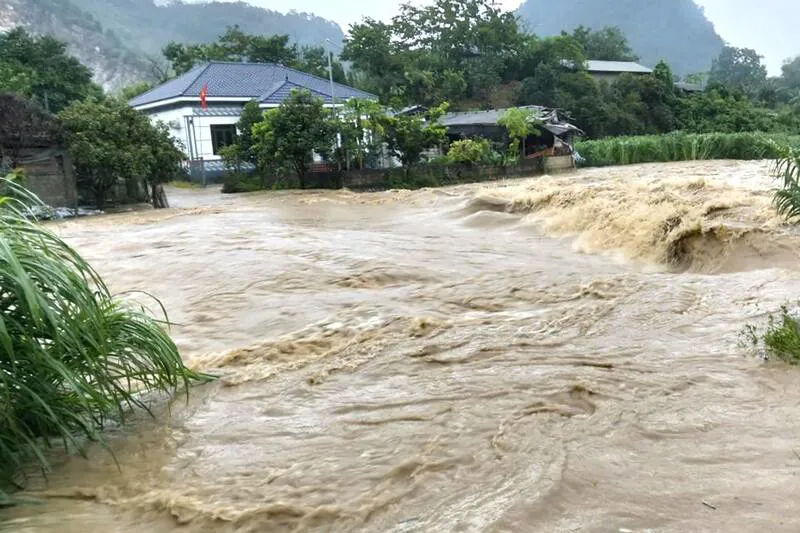 Sơn La: mưa lớn gây ngập úng cục bộ, nước sông, suối dâng cao