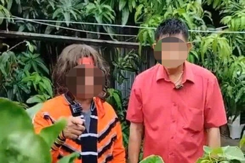 Cà Mau: phạt người đàn ông bắt tay với “thần chết”, xúc phạm người khác
