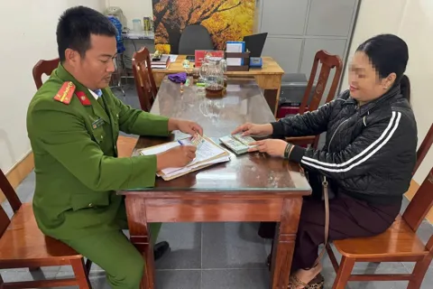 Quảng Trị: nam thanh niên hoàn trả 100 triệu đồng do người khác chuyển nhầm vào tài khoản