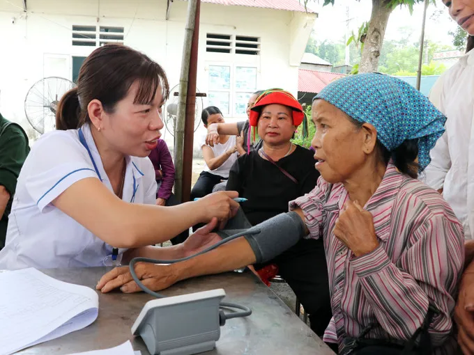 Tuyên Quang: khám và cấp phát thuốc miễn phí cho người dân vùng cao
