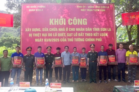 Khởi công xây dựng, sửa chữa nhà cho người dân vùng lũ Sơn La