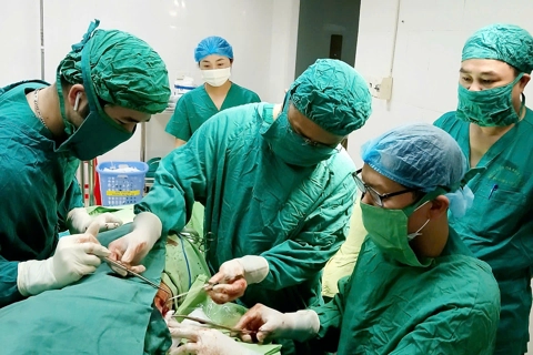 Hà Tĩnh: cành cây dài 20cm nằm trong lồng ngực cụ bà 95 tuổi hơn 2 năm