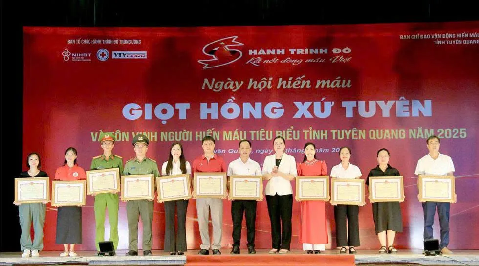 Tuyên Quang: gần 2.000 người tham gia hiến máu tình nguyện