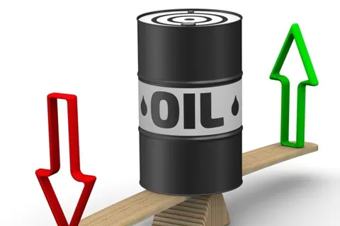 Giá xăng dầu hôm nay 19/10: ghi nhận tuần mất gần 3%
