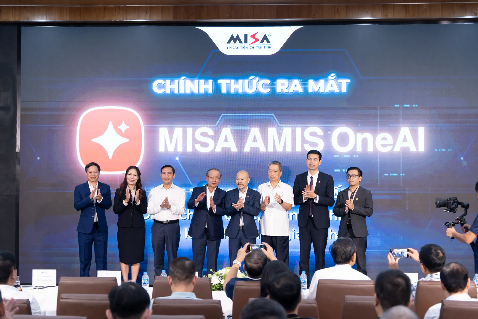 Nền tảng hợp nhất MISA AMIS OneAI trợ lực doanh nghiệp và hộ kinh doanh