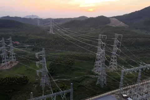 EVN đóng điện Đường dây 500kV Lào Cai - Vĩnh Yên vượt tiến độ 8 tháng