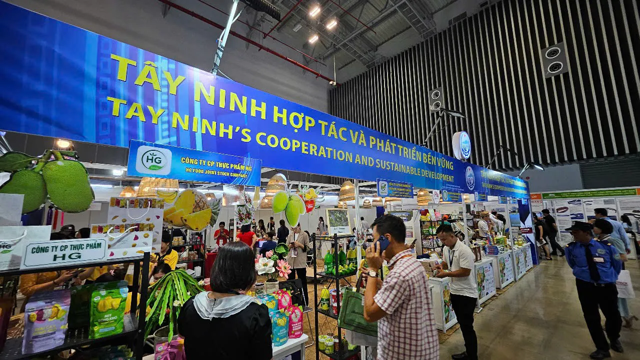 Vietstock 2025 tạo cơ hội số hóa cho doanh nghiệp phát triển bền vững