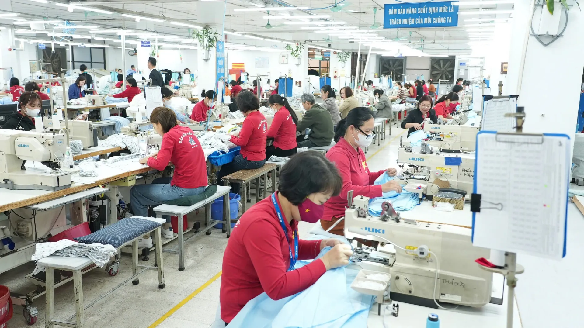 Dệt may Việt Nam phục hồi xuất khẩu ấn tượng nhờ chủ động nguyên liệu