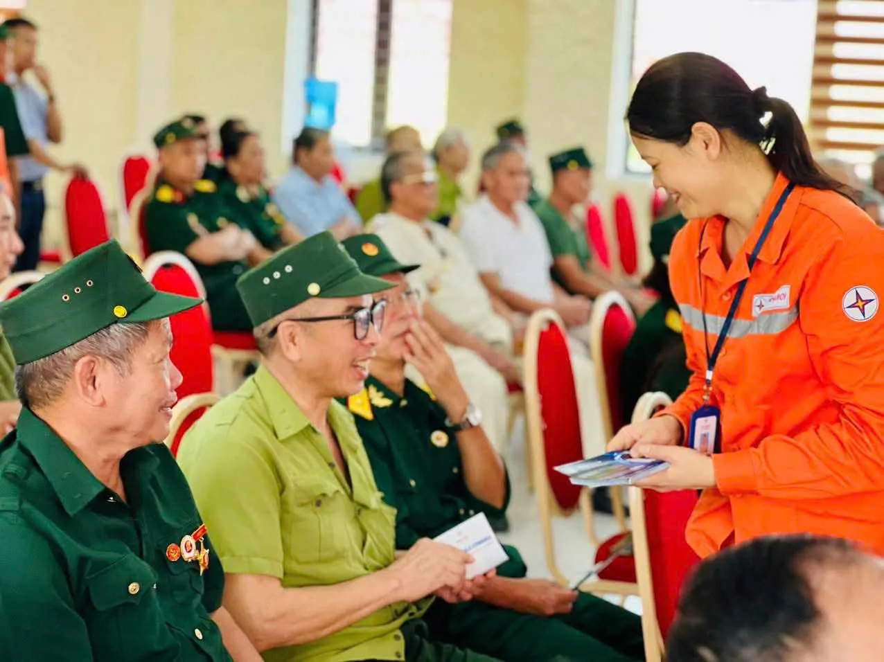 Tôn vinh các tuyên truyền viên tiết kiệm điện xuất sắc