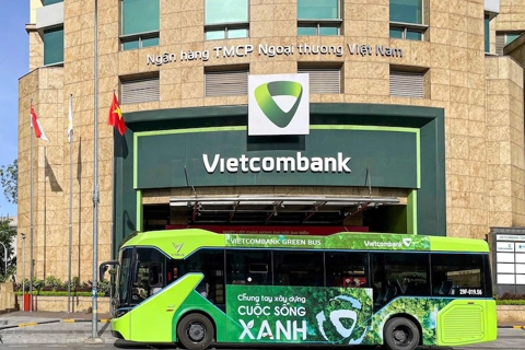 Vietcombank vận hành tuyến xe buýt điện nội bộ đầu tiên tại Hà Nội