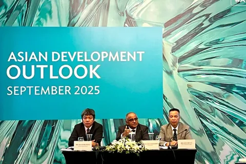ADB: Đầu tư công là yếu tố then chốt để duy trì tăng trưởng của Việt Nam