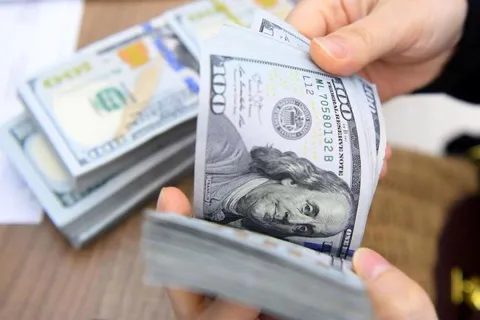 Cuối năm, áp lực tỷ giá giảm