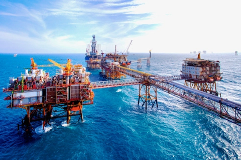 Ngân hàng giữ nhịp, dầu khí bứt phá: Trụ đỡ kép giúp VN-Index vượt sóng ngoại bán ròng