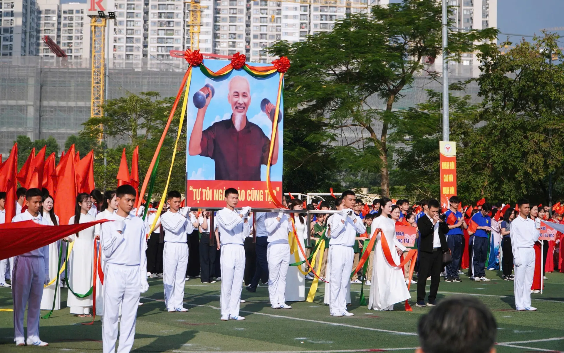 Hơn 1.000 vận động viên dự Đại hội Thể dục Thể thao phường Tây Mỗ lần thứ I