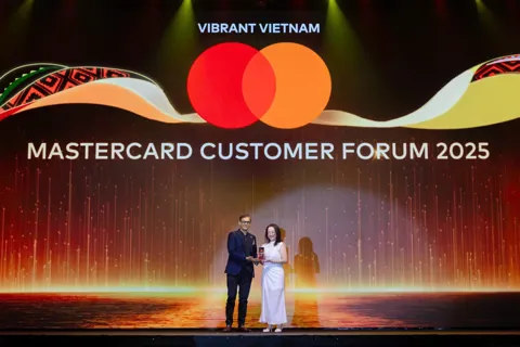 Eximbank nhận hai giải thưởng danh giá tại “The Mastercard Customer Forum 2025”