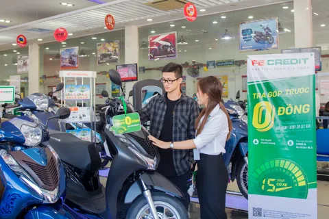 Giữa nhiều áp lực chi tiêu, Tết vẫn xoay quanh gia đình