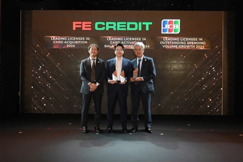 FE CREDIT lập cú hat-trick tại giải thưởng thẻ JCB