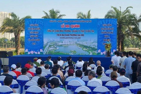 Phường Đại Mỗ ra quân đảm bảo vệ sinh môi trường, trật tự văn minh đô thị