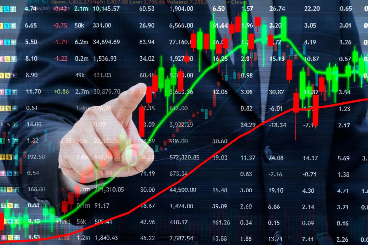 Cổ phiếu ngân hàng bứt phá, “giải cứu” VN-Index trước sức ép từ bất động sản