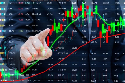 Cổ phiếu ngân hàng bứt phá, “giải cứu” VN-Index trước sức ép từ bất động sản
