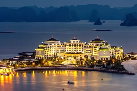 Chứng khoán tiếp đà tăng, cổ phiếu nhà Vin "cháy hàng" ngay khi chào sàn