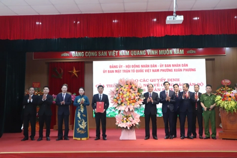 Hà Nội trao quyết định nhân sự, phường Xuân Phương sẵn sàng vận hành chính quyền mới