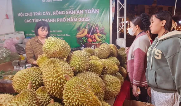 Hà Nội, khai mạc Hội chợ trái cây, nông sản an toàn 2025
