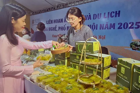 Liên hoan Ẩm thực và Du lịch làng nghề, phố nghề Hà Nội thu hút 30.000 lượt du khách