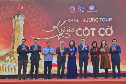 Khai trương tour Ký ức Cột cờ: phát huy giá trị di sản văn hóa Thăng Long - Hà Nội