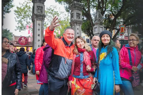 Du lịch Hà Nội tưng bừng hút khách trong kỳ nghỉ Tết Nguyên đán