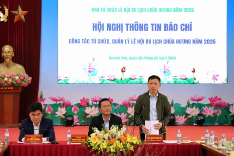 Lễ hội du lịch chùa Hương đổi mới cách nghĩ cách làm để hút khách quanh năm