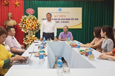 Phó Chủ tịch UBNDTP Hà Nội Nguyễn Mạnh Quyền thăm và chúc mừng các cơ quan báo chí Thủ đô