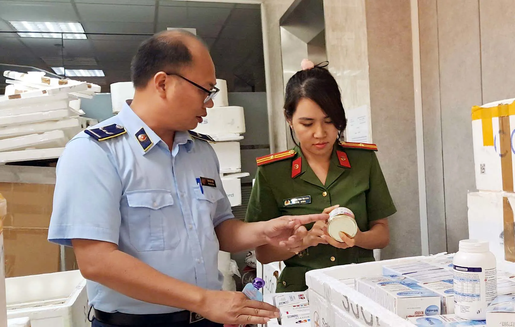 Hà Nội: bắt giữ hàng nghìn sản phẩm sữa, thực phẩm chức năng, mỹ phẩm nhập lậu