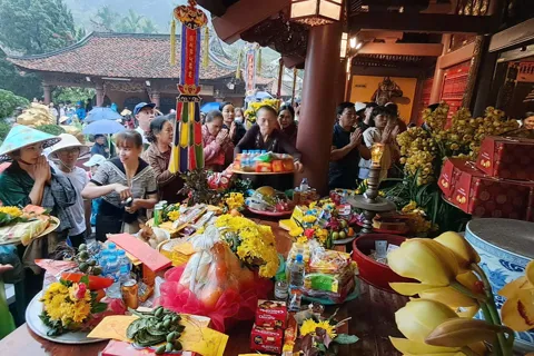 Du lịch tâm linh thu hút khách dịp đầu xuân