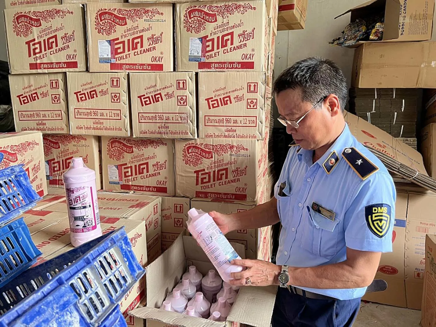 Liên tục phát hiện sữa và dầu ăn “bẩn”: Quản lý thị trường chịu trách nhiệm đến đâu?