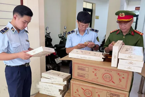 Hà Nội: liên tiếp phát hiện bánh và đồ chơi Trung thu nhập lậu