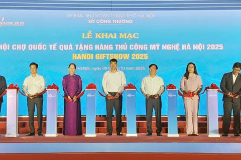 Khai mạc Hội chợ quốc tế Quà tặng hàng thủ công mỹ nghệ Hà Nội 2025