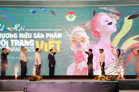 Khai mạc “Lễ hội thương hiệu sản phẩm thời trang Việt năm 2025”