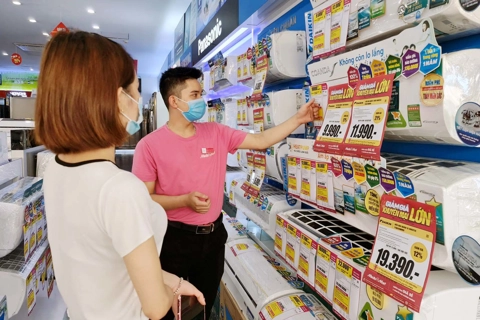 Siêu thị đồng loạt giảm giá kích cầu tiêu dùng ngày nắng nóng