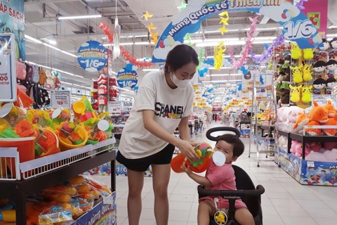 Chào đón Tết thiếu nhi 1/6, siêu thị ngập tràn khuyến mại cho các bé