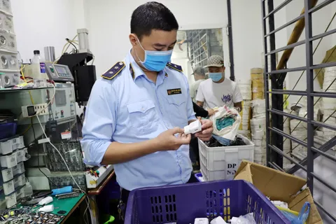 Hà Nội thành lập 2 đoàn liên ngành chống hàng lậu, hàng giả những tháng cuối năm