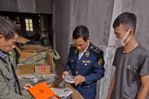 Hà Nội: phát hiện hơn 1.600 túi xách giả nhãn hiệu nước ngoài