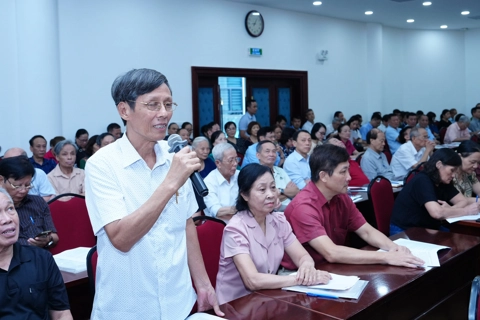 Cử tri 3 phường Cầu Giấy, Nghĩa Đô, Yên Hòa: kiến nghị nhiều vấn đề dân sinh
