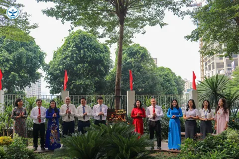 Gắn biển công trình “Dân vận khéo” chào mừng Đại hội Đảng bộ TP Hà Nội