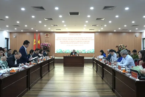 Đoàn giám sát số 15 của Thành uỷ Hà Nội làm việc với phường Cầu Giấy, Nghĩa Đô