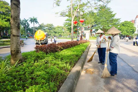 Hà Nội và nỗ lực đảm bảo vệ sinh môi trường sau bão