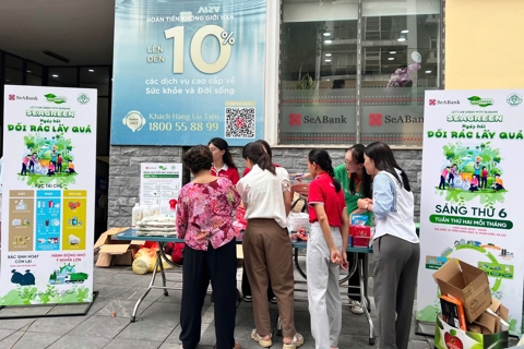 Dấu ấn “Ngày hội đổi rác lấy quà” của SeABank