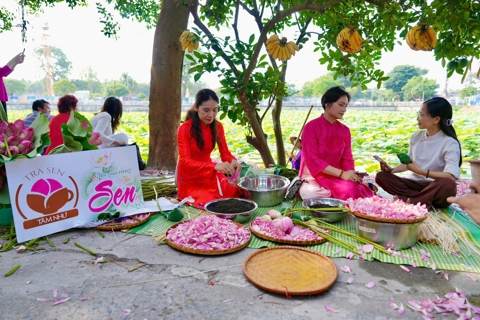 Trải nghiệm không gian ngát hương sen Hà Nội