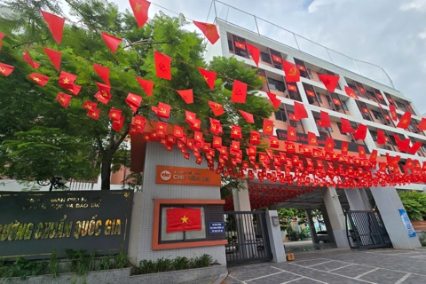Cán bộ, Nhân dân phường Tây Hồ hân hoan chào đón Quốc khánh 2/9
