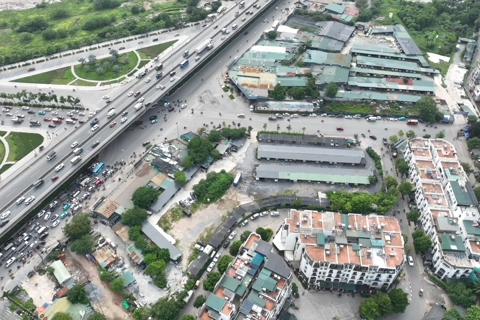 Nhiều bãi xe không phép vẫn "lọt lưới"
